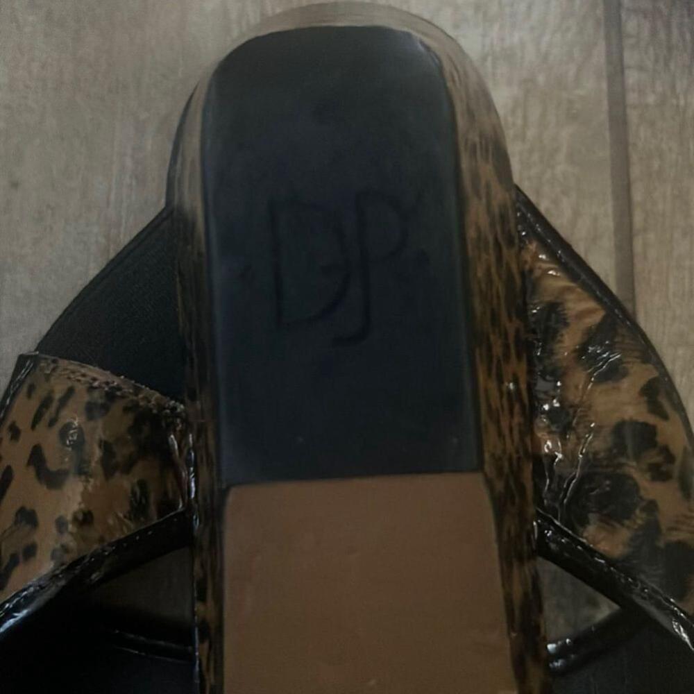 Donald Pliner leopard print pvc sandals - Picture 3 of 5